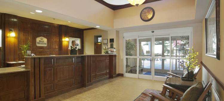 河流逃生贝斯特韦斯特优质套房酒店(Best Western Plus River Escape Inn  Suites)图片