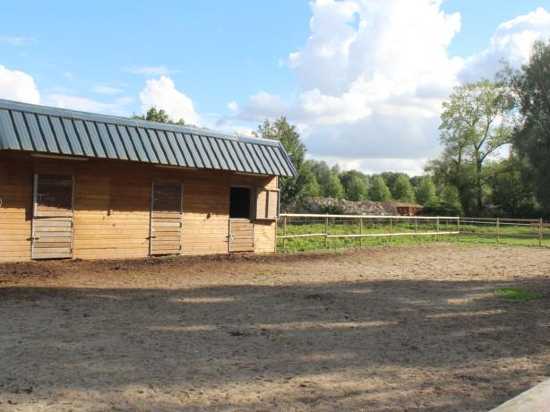 chambres dh00tes les ecuries de la source