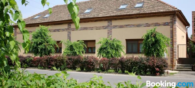 Gelleny Lux Apartman图片