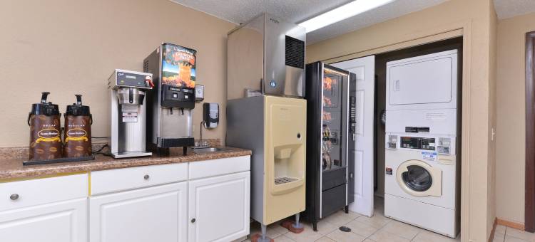 温德姆沃基根戴斯酒店(Days Inn by Wyndham Waukegan)图片