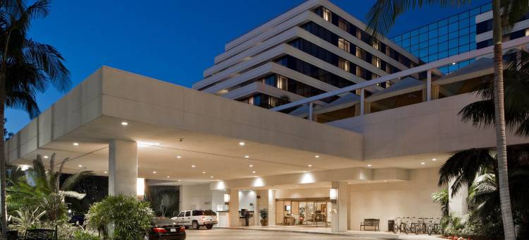 纽波特海滩万丽酒店(Renaissance Newport Beach Hotel)图片