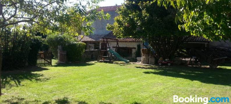 Grange Voutée Avec Jardin图片