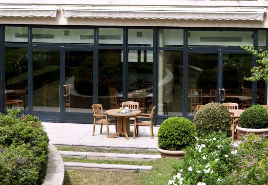 Aparthotel Adagio Porte de Versailles Hotel Overview