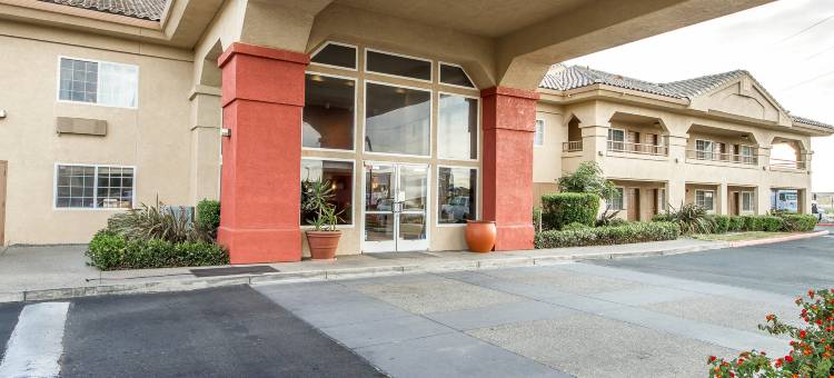 品质酒店及套房拉特罗普(Quality Inn & Suites Lathrop)图片