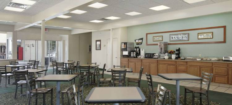 克林顿港海滨万豪万枫酒店(Fairfield Inn & Suites Port Clinton Waterfront)图片