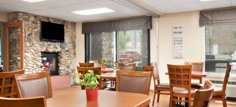 卡尔加里机场温德姆戴斯酒店(Days Inn by Wyndham Calgary Airport)图片