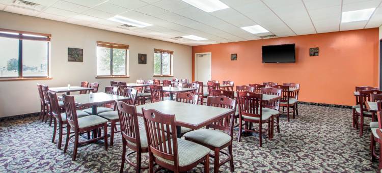 托玛凯隆波因特酒店(Clarion Pointe Tomah)图片