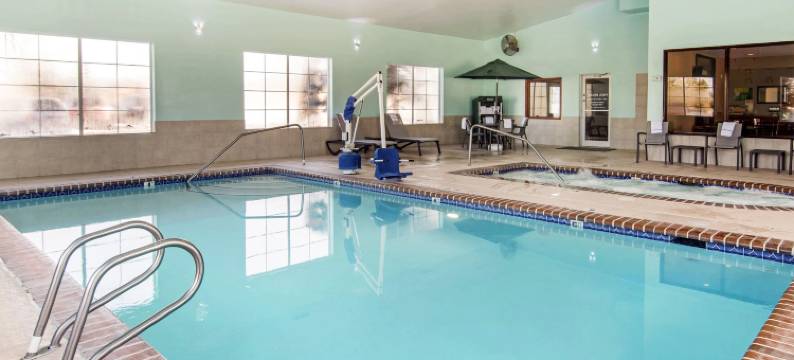 加纳自由湖洲际酒店集团旗下酒店(Garner Hotel Liberty Lake by IHG)图片