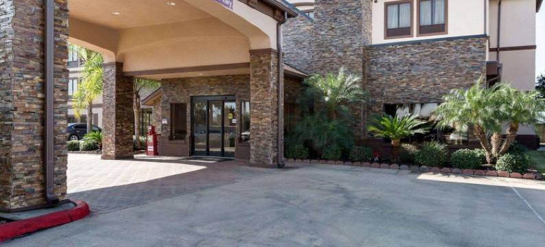 克鲁特杰克森湖舒适全套房酒店(Comfort Suites Lake Jackson Clute)图片