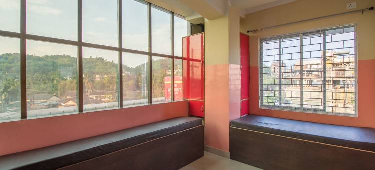 OYO 4979 普拉布哈皇宫小屋(Super Hotel O Prabha Palace Lodge)图片