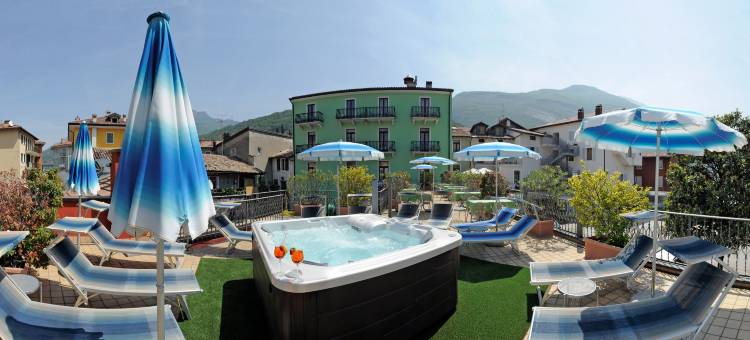 贝纳可酒店(Hotel Benaco)图片