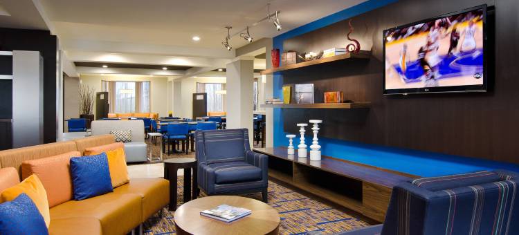 圣路易斯机场/地球城万怡酒店(Courtyard St. Louis Airport/Earth City)图片