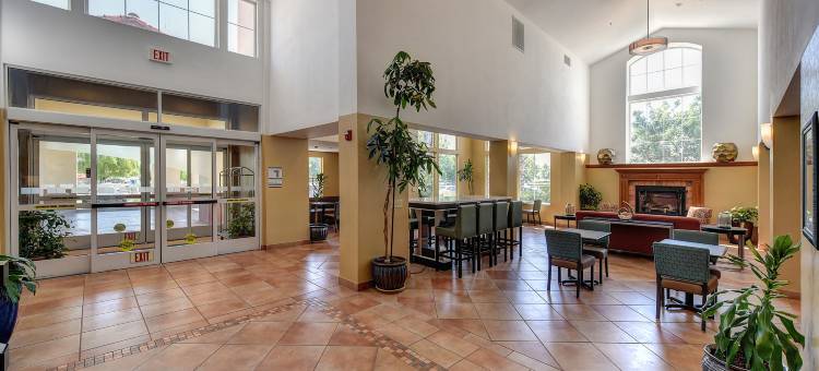 智选假日套房酒店曼特卡南 - 斯托克顿区(Holiday Inn Express & Suites Manteca City Center)图片