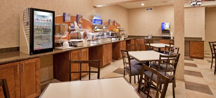 章克申城舒适套房酒店-近莱利堡(Comfort Inn & Suites Junction City - Near Fort Riley)图片