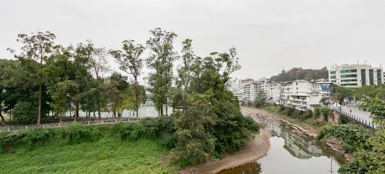 雅安婉宇雅宿(四川农业大学店)图片