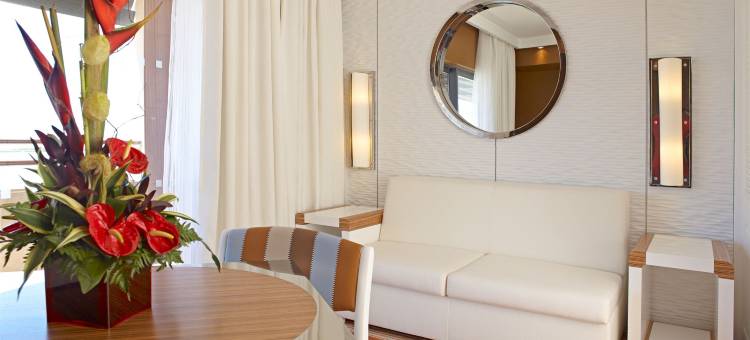 瑞尔玛丽娜滨海酒店(Real Marina Residence)图片