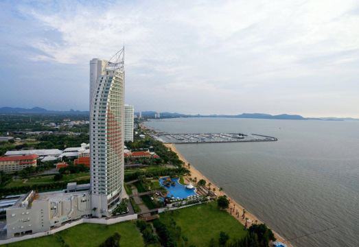 Mövenpick Siam Hotel Na Jomtien PattayaHotel Overview