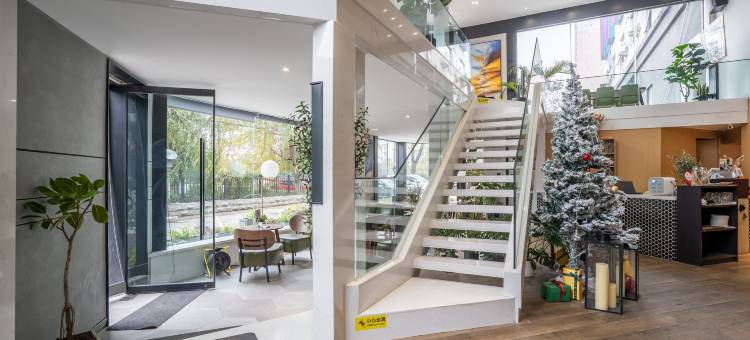 喜鹊愉家旅馆(郑州曼哈顿燕庄地铁站店)图片