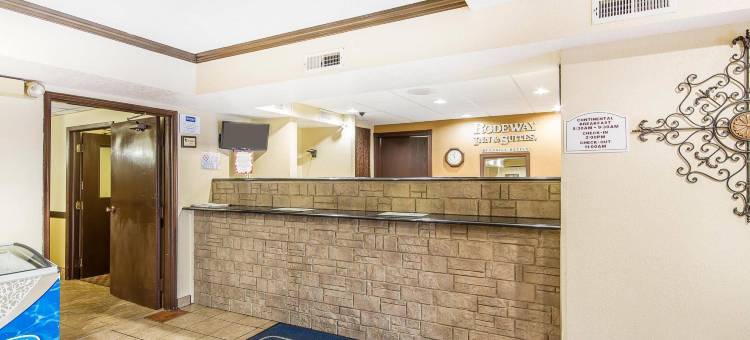 罗德威旅馆及套房麦迪逊东(Rodeway Inn & Suites Madison East)图片