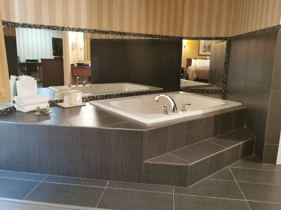 Canadas Best Value Inn Suites Kamloops Hotel Reviews And
