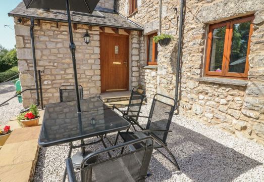 Middle Cottage Hotel Overview