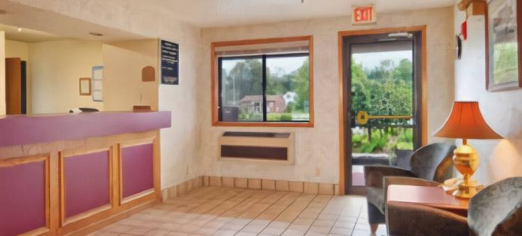 拉德福德速8酒店(Super 8 by Wyndham Radford VA)图片