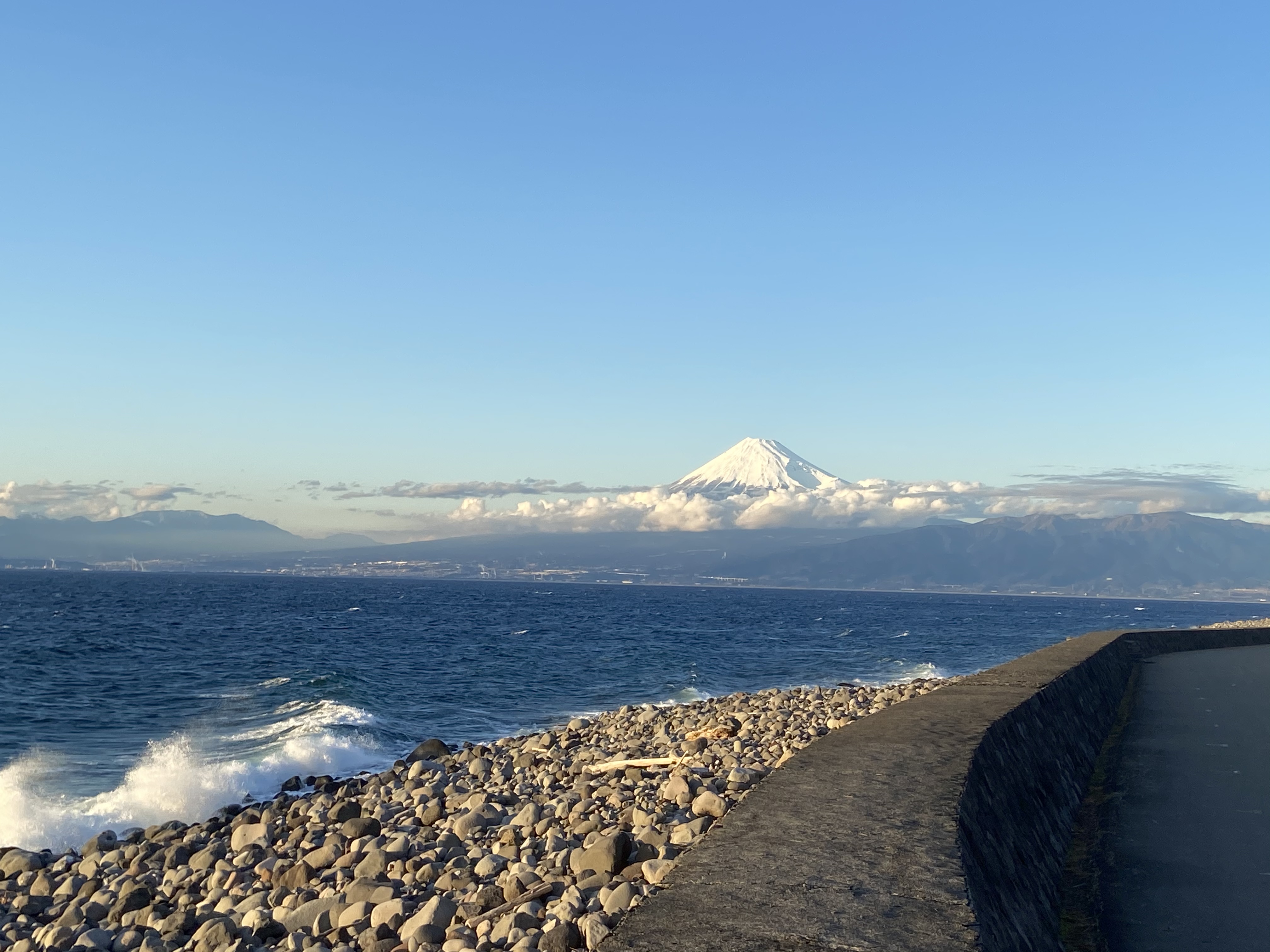 美丽海景！热情服务！私汤提前预约，不用额外费用，能同时看见富士山和日落🌄。前台员工和
