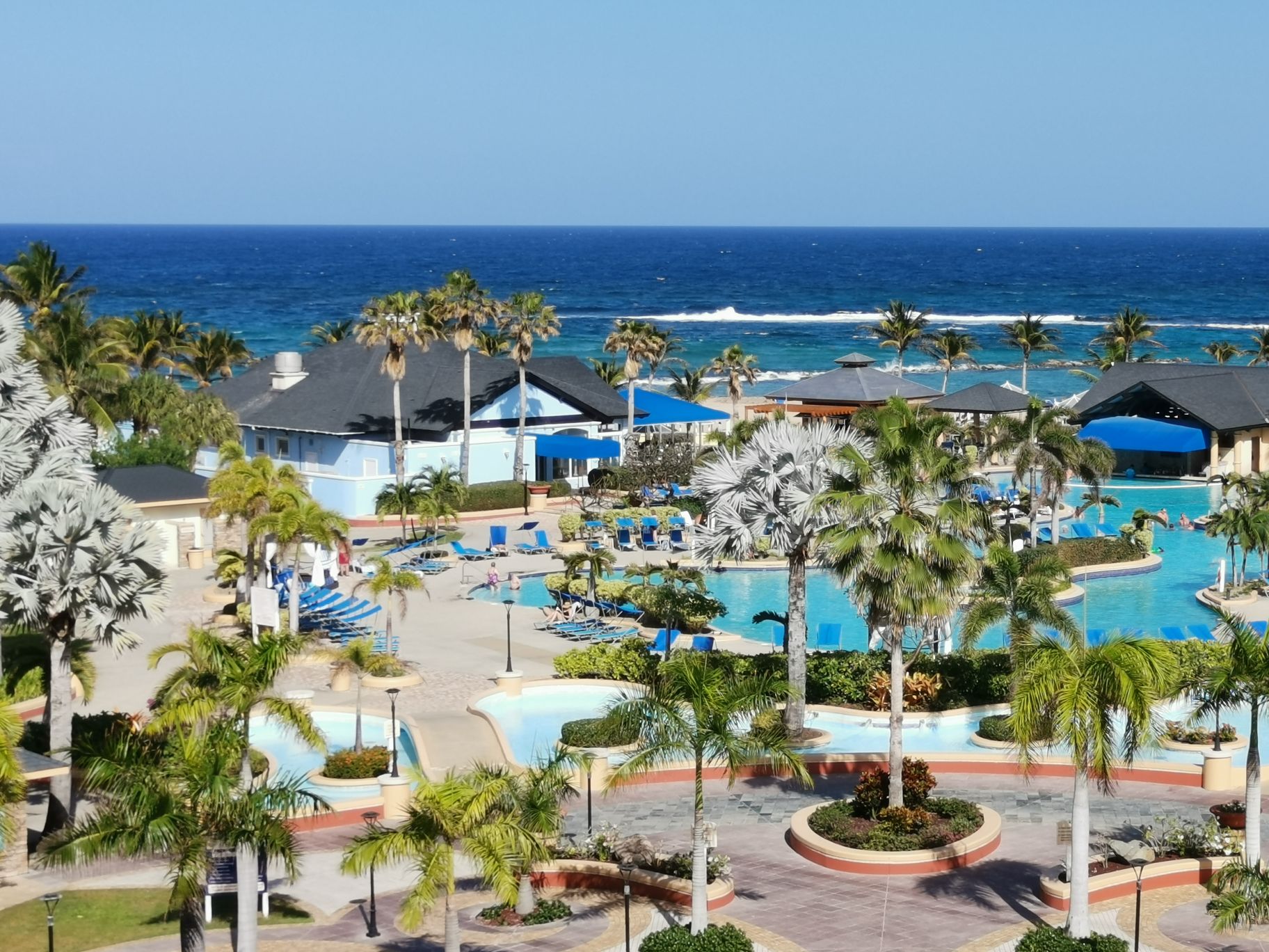 加勒比中，圣基茨最靠谱，万豪酒店属于成熟社区，周边配套完善，近机场，去圣基茨商务和旅游，这里是不二选