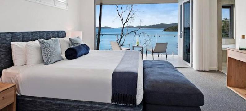 Hidden Cove on Hamilton Island by Hiha图片