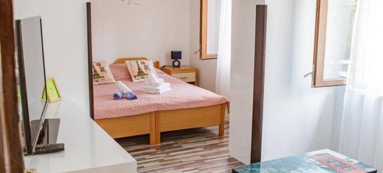 玛里哈赫别墅酒店(Rooms Mali Raj)图片