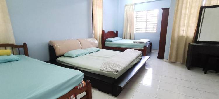位于塔曼都亚巴图的4卧室平房-3200平方米|带3个独立浴室(Jen PD Homestay 4 Room (NO WIFI))图片