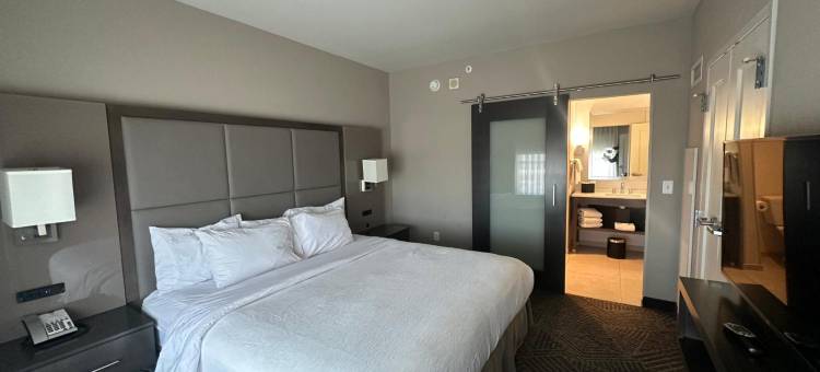 堪萨斯城奥拉西希尔顿安泊酒店(Embassy Suites by Hilton Kansas City Olathe)图片