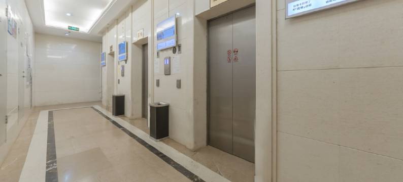 深蓝柏豪酒店(昆明火车站店)图片