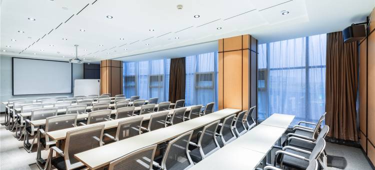 济宁万达广场太白楼东路亚朵酒店图片