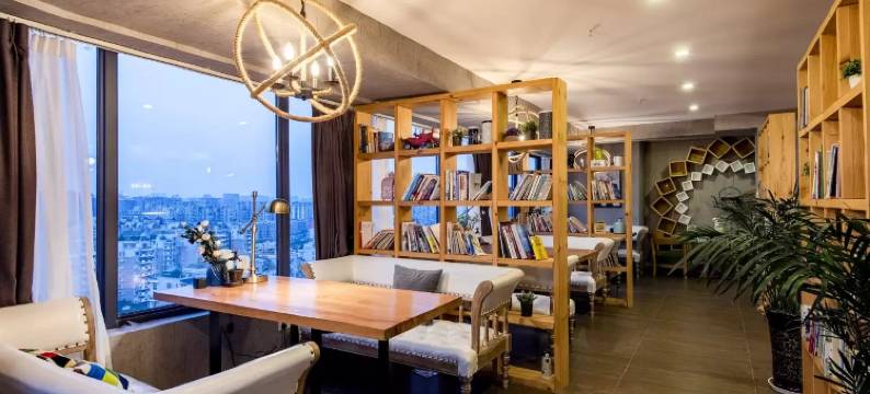 成都FOSO弗舍酒店(武侯祠红牌楼地铁站店)图片