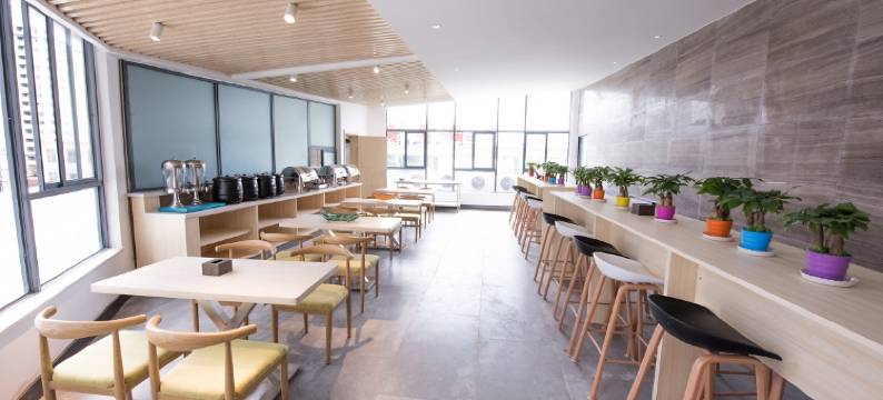昆明万宏商旅精品酒店(白云路同德广场店)图片