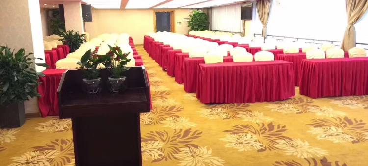 致雅国际公寓(广州高铁南站会江地铁站店)图片