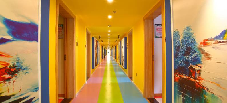 人在旅途私影酒店(昆明高铁南站店)图片