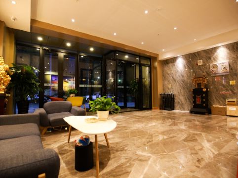 哈尔滨太平桥附近哪有翰皇擦鞋店?