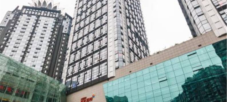 菲诗特风尚民宿(泽胜中央广场店)图片