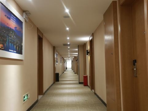 雅斯特酒店(那坡店)