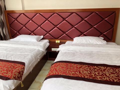 罗平宏泰商务酒店