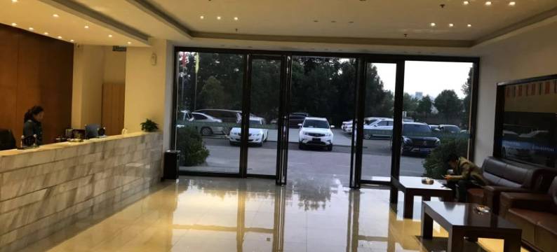 亿宝酒店(武汉工程大学流芳校区店)图片