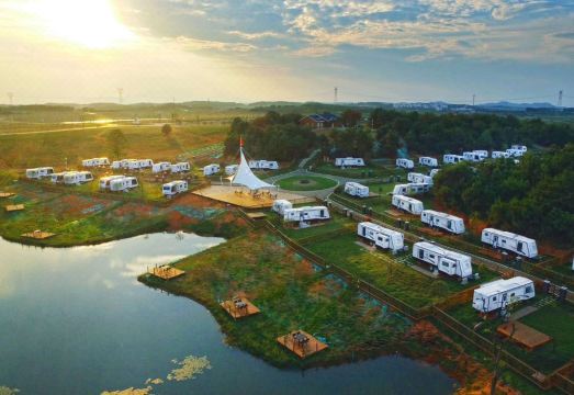 高安巴夫洛房车营地外景图