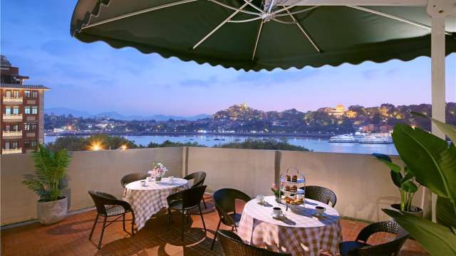 有效期到年底：99元/晚  厦门春光酒店 心怡大床房1晚