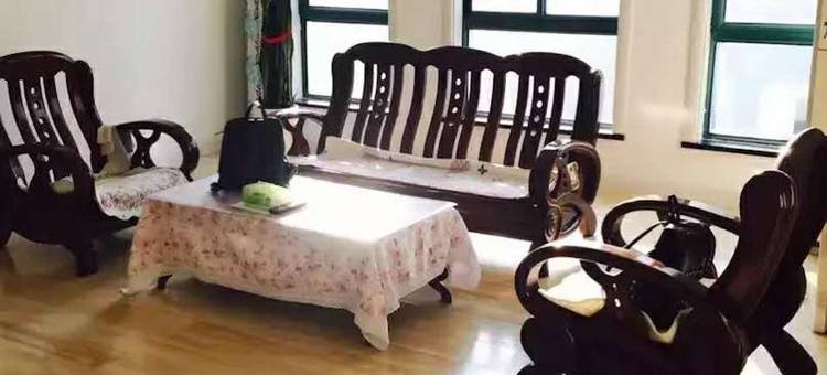 威海海景大三居海鲜码头近在咫尺公寓(环海路分店)图片