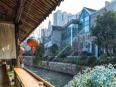 台州无问东西民宿(十里长街中盛城市广场店)图片