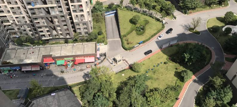 遵义奔驰的狼公寓图片