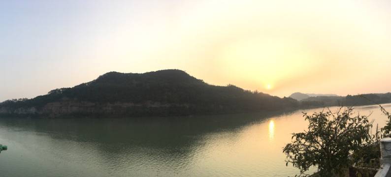 阆中山河里民宿图片