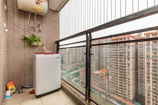 爱琴湾公寓(人民一路分店)